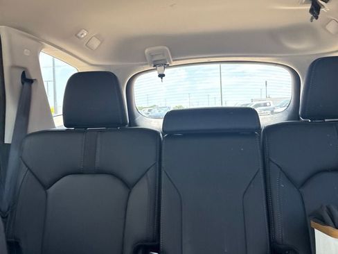 Used 2025 Honda Pilot EX-L image 16