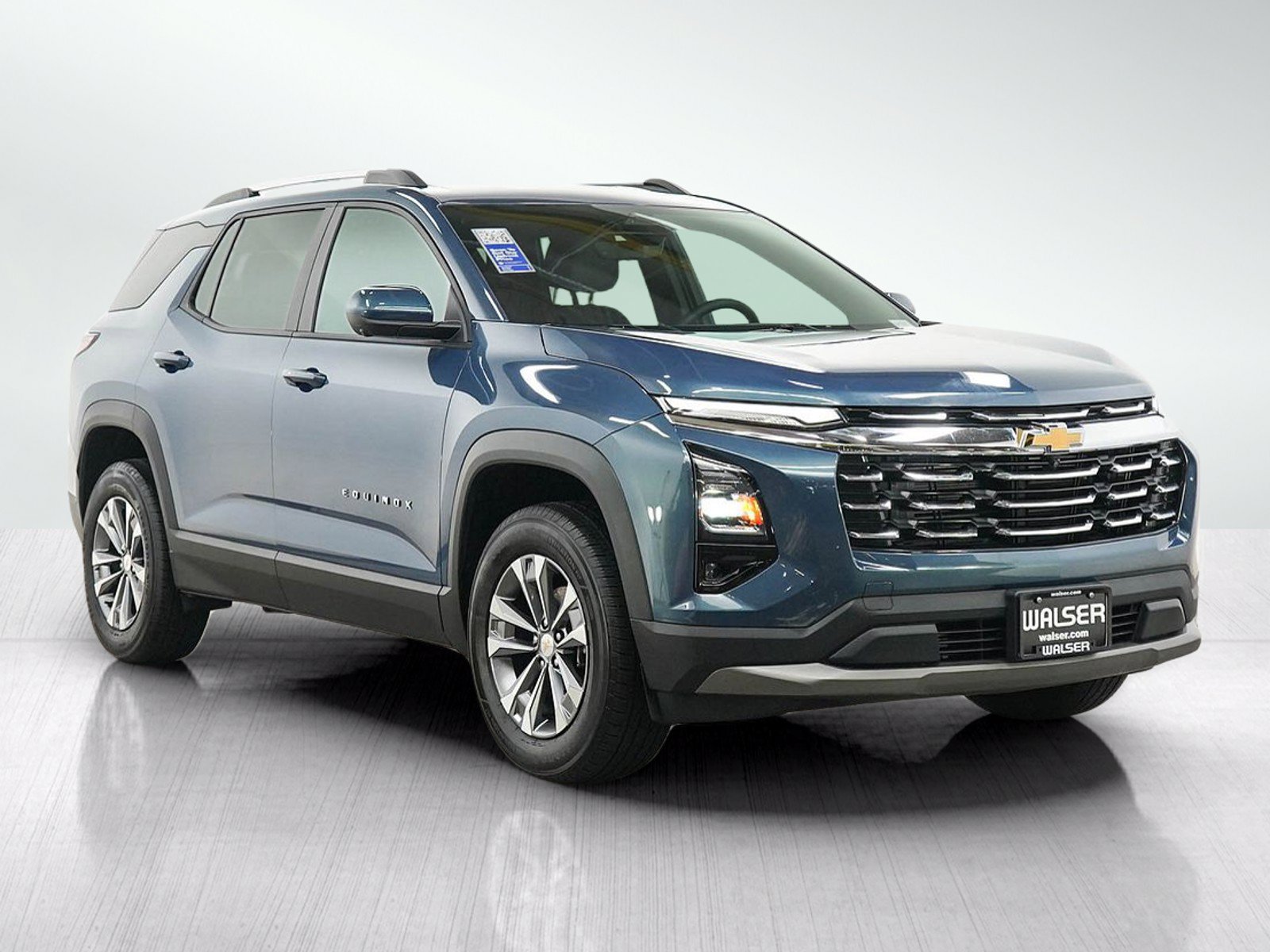 Used 2025 Chevrolet Equinox LT w/ Convenience Package II FWD image 7
