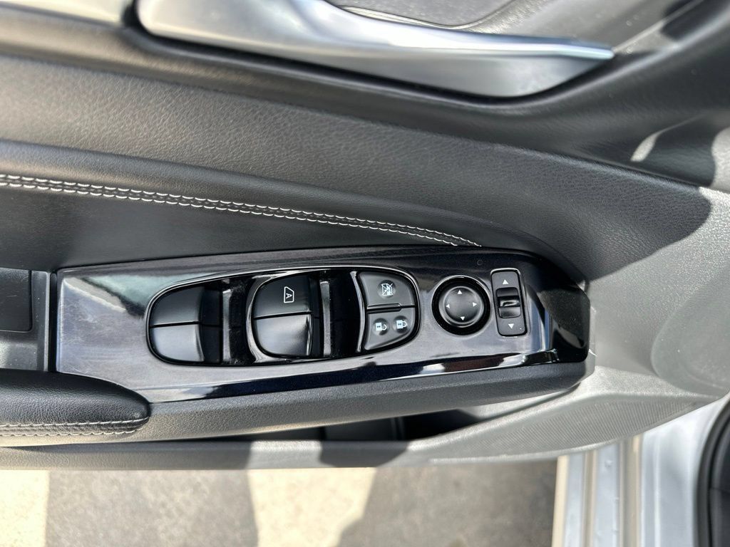 Used 2021 Nissan Altima 2.5 SV FWD image 16