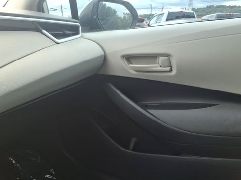 Used 2022 Toyota Corolla LE w/ LE Convenience Package FWD image 16