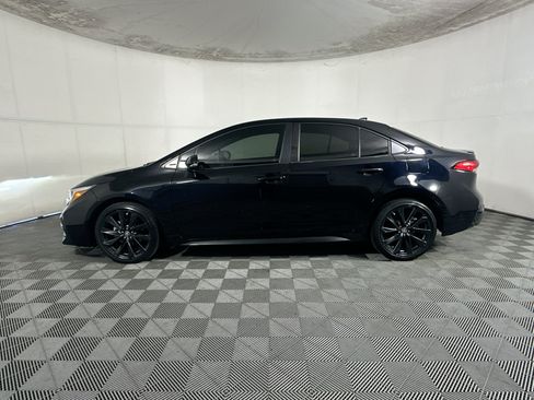 Used 2023 Toyota Corolla SE FWD image 6