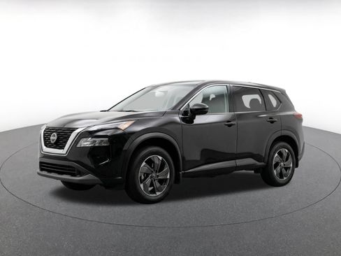 Used 2025 Nissan Rogue SV AWD/4WD image 3