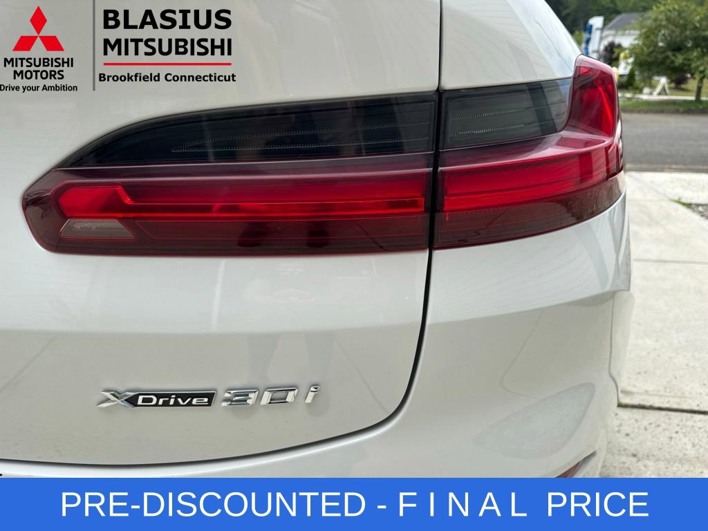 Used 2025 BMW X4 xDrive30i AWD/4WD image 8