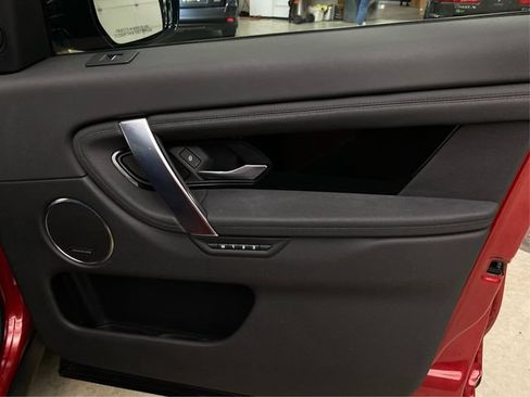Used 2020 Land Rover Discovery Sport SE AWD/4WD image 28