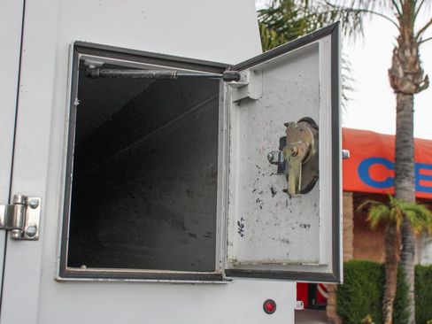 Used 2014 Ford E-350 and Econoline 350 Super Duty w/ Power Windows & Locks Group image 8