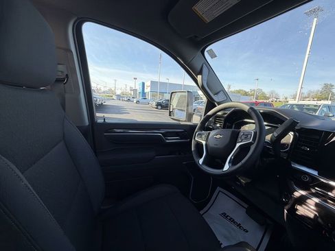 New 2026 Chevrolet Silverado 2500 LT image 15