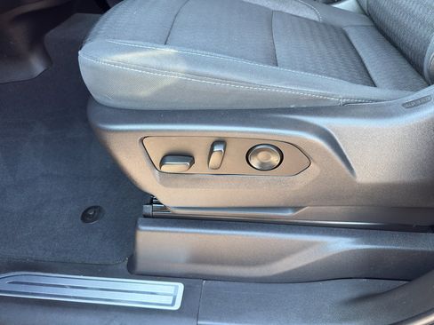 Used 2022 Chevrolet Silverado 1500 LT image 16