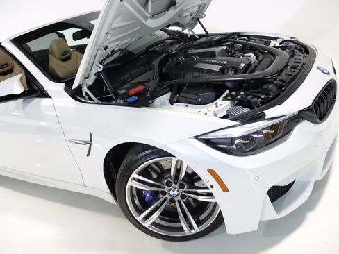 Used 2018 BMW M4 Convertible image 69