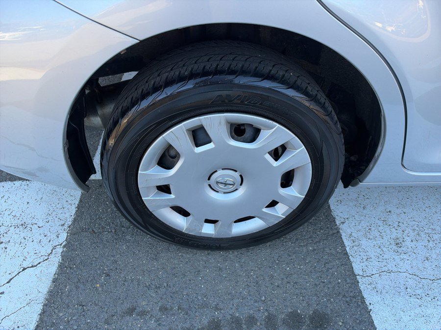 Used 2014 Scion xB FWD image 9