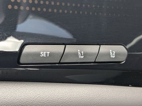 Certified 2025 Kia Carnival SX Prestige FWD image 37