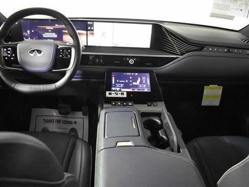 New 2026 INFINITI QX80 4WD image 15