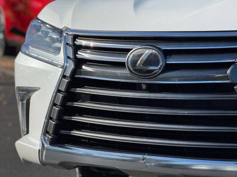 Used 2019 Lexus LX 570 4WD image 10