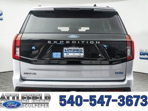 New 2026 Ford Expedition Active image 5