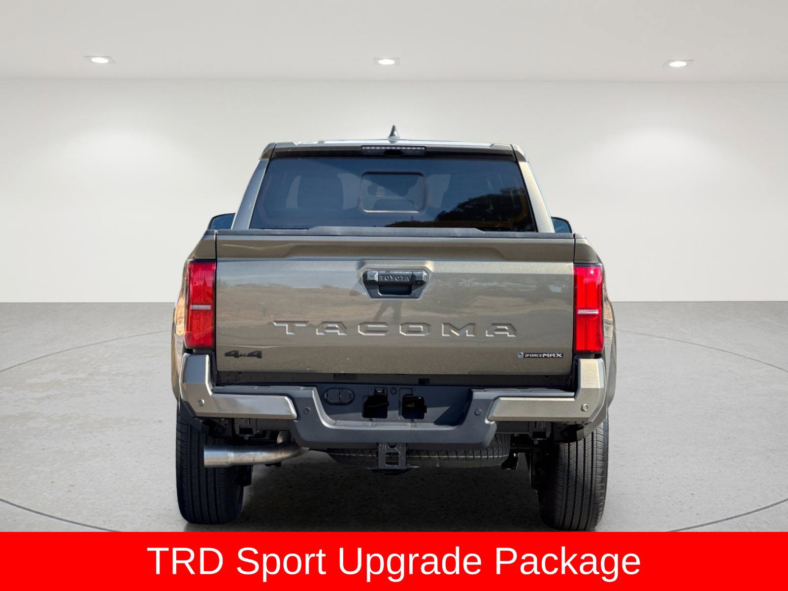 Used 2025 Toyota Tacoma TRD Sport w/ TRD Sport Upgrade Package AWD/4WD image 5