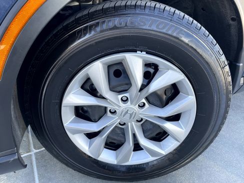 Used 2025 Honda CR-V LX image 6