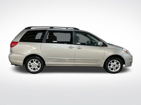 Used 2004 Toyota Sienna XLE Limited image 8