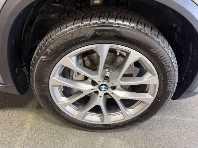 Used 2026 BMW X5 xDrive40i w/ Premium Package AWD/4WD image 9