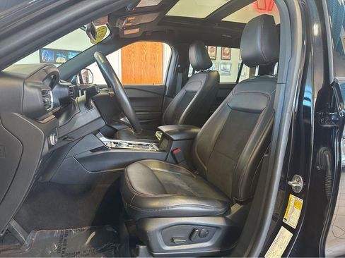 Used 2023 Ford Explorer ST-Line w/ Class IV Trailer Tow Package AWD/4WD image 4