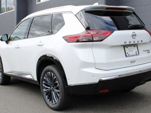 New 2026 Nissan Rogue Platinum image 3