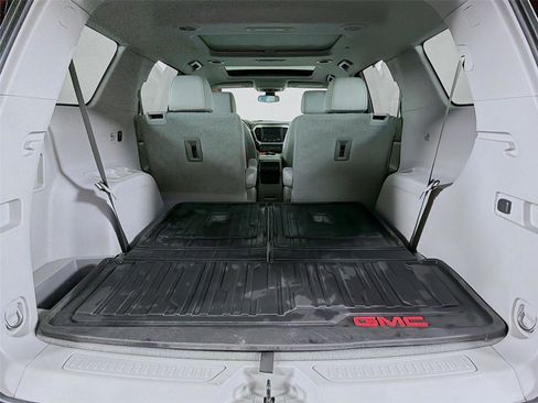 Used 2021 GMC Acadia SLT w/ Technology Package AWD/4WD image 29