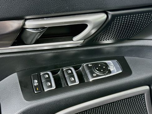Used 2025 Kia Telluride S FWD image 15