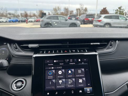 Used 2023 Jeep Grand Cherokee Laredo image 25