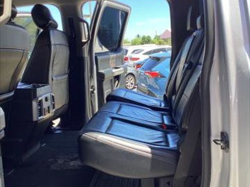 Used 2017 Ford F250 Lariat w/ Chrome Package image 23