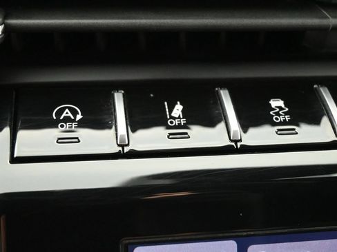 Used 2024 Jeep Grand Cherokee Altitude AWD/4WD image 13