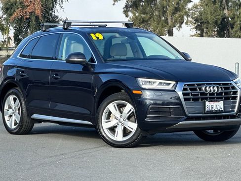 Used 2019 Audi Q5 2.0T Premium Plus w/ Premium Plus Package image 2