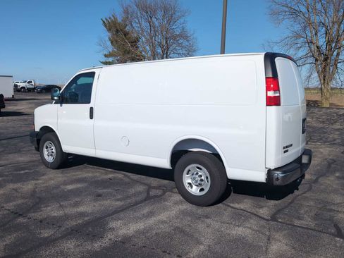 New 2026 Chevrolet Express 2500 w/ Driver Convenience Package RWD image 11