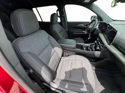 Certified 2025 Chevrolet Traverse LT w/ LPO, Floor Liner Package FWD image 15