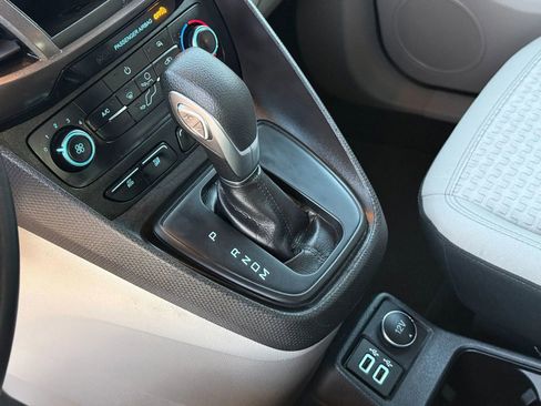 Used 2019 Ford Transit Connect XLT image 23