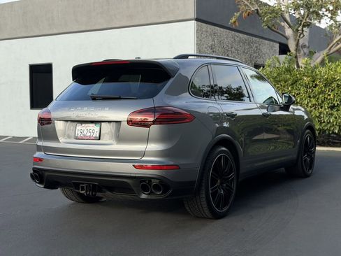 Used 2017 Porsche Cayenne Turbo image 15