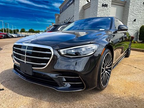 Used 2023 Mercedes-Benz S 580 4MATIC Sedan image 3