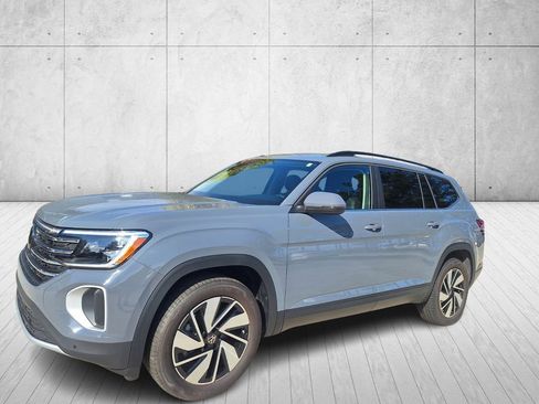 Used 2025 Volkswagen Atlas SE image 9