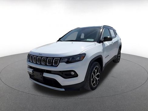 Used 2025 Jeep Compass Limited AWD/4WD image 7