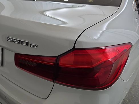 Used 2019 BMW 530e xDrive w/ Convenience Package AWD/4WD image 34
