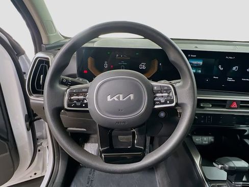 Certified 2025 Kia Sorento LX image 11