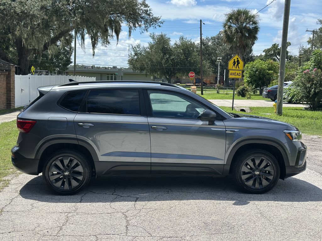 Used 2022 Volkswagen Taos S FWD image 6