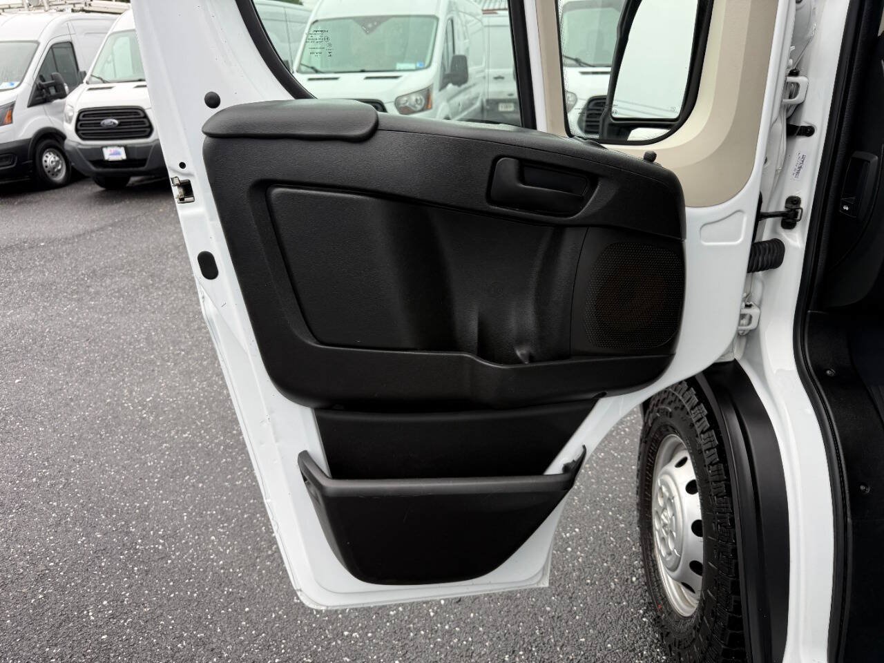 Used 2021 RAM ProMaster 2500 w/ Interior LED Lighting Group FWD image 11