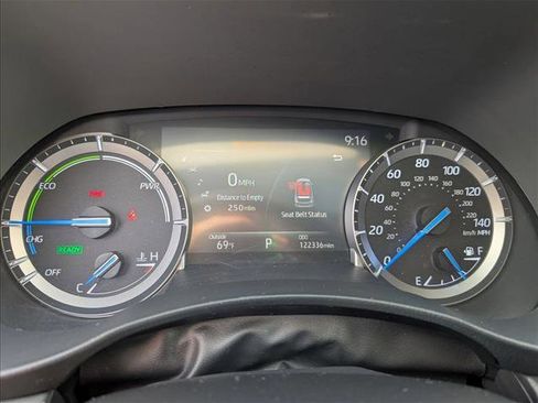 Used 2021 Toyota Highlander XLE image 11