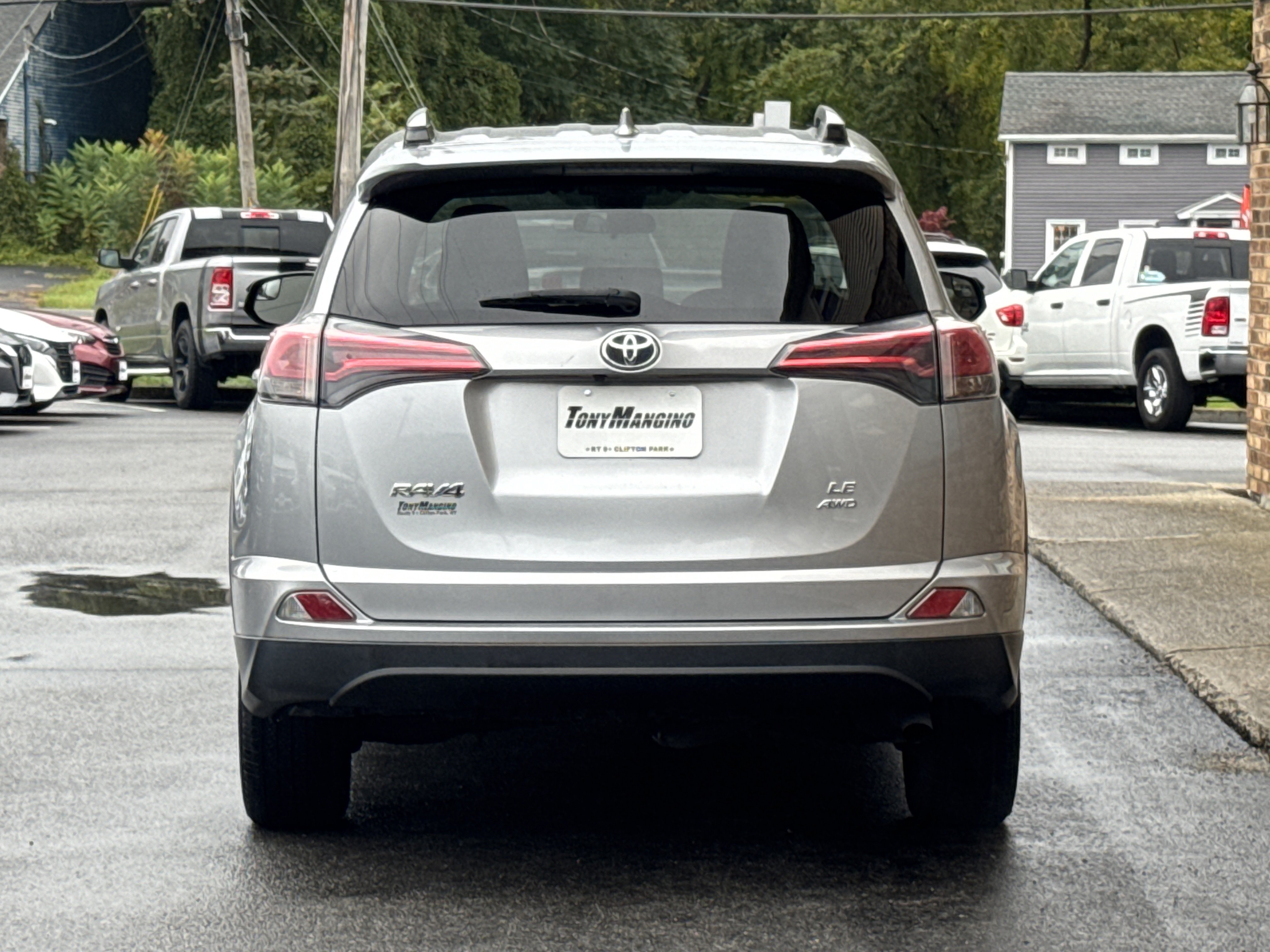 Used 2018 Toyota RAV4 LE w/ All Weather Liner Package AWD/4WD image 4