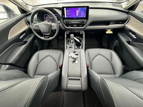 New 2026 Toyota Grand Highlander Platinum image 14