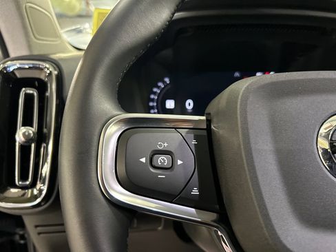 Certified 2023 Volvo XC40 B5 Plus w/ Climate Package AWD/4WD image 13