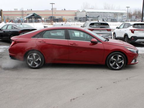 Used 2023 Hyundai Elantra Limited image 4