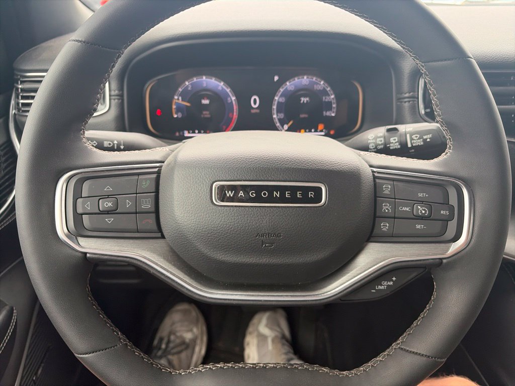 Used 2023 Jeep Wagoneer Series II AWD/4WD image 21