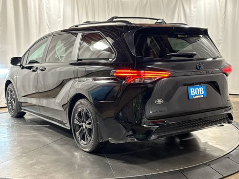 Used 2025 Toyota Sienna XSE w/ XSE Premium Package AWD/4WD image 9