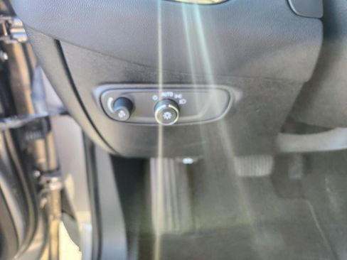 Used 2019 Chevrolet Equinox LT image 22