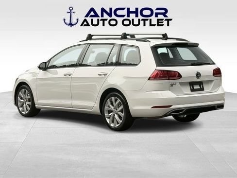 Used 2019 Volkswagen Golf SE image 6