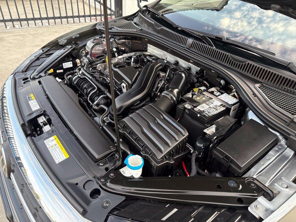Used 2024 Volkswagen Jetta SE FWD image 32